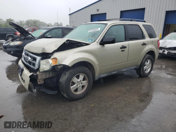 2012 Ford Escape XLT z VIN 1FMCU9DG1CKC74602, wystawiony jako Copart lot #57764325 z przebiegiem 153 872 mil mil oraz Szkoda całkowita • Salvage title. Historia ofert i sprzedaży dostępna na DreamBid. Obrazek 1.