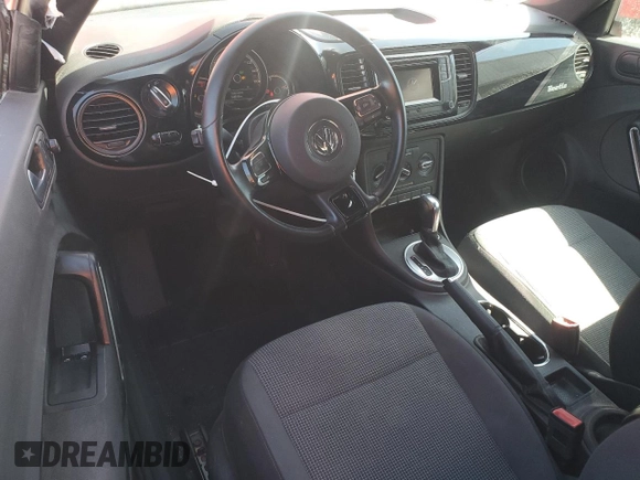 2019 Volkswagen Beetle S с VIN 3VWFD7AT9KM718059, выставлен на аукционе Copart как лот 53284925 с пробегом 54 910 миль миль и Списание • Salvage title. История ставок и продаж доступна на DreamBid. Изображение 8.
