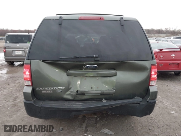 2004 Ford Expedition Special Service with VIN 1FMPU16L64LB74097, listed as a IAAI auction lot 41938850 with 168,436 mi miles. Bid and sale history available at carsss.com. Image 6.