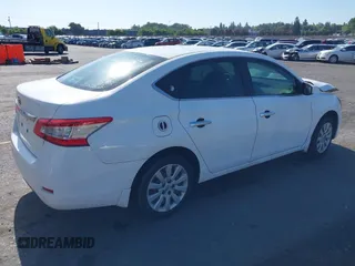 2015 Nissan Sentra SV z VIN 3N1AB7AP8FY323250, wystawiony jako IAAI lot #42217284 z przebiegiem 66 951 mil mil oraz . Historia ofert i sprzedaży dostępna na DreamBid. Obrazek 4.