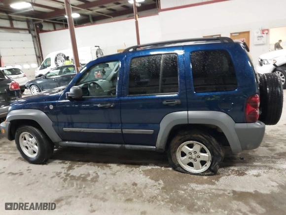 2005 Jeep Liberty Sport with VIN 1J4GL48K75W642538, listed as a IAAI auction lot 41716781 with 207,798 mi miles. Bid and sale history available at carsss.com. Image 14.