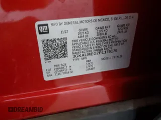 2023 GMC Terrain SLE z VIN 3GKALMEG7PL176179, wystawiony jako Copart lot #61938825 z przebiegiem 15 000 mil mil oraz Szkoda całkowita • Salvage title. Historia ofert i sprzedaży dostępna na DreamBid. Obrazek 14.