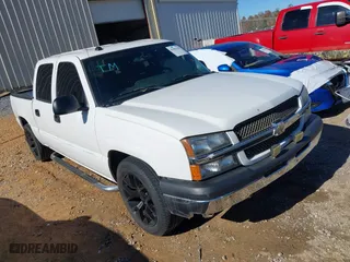 2004 Chevrolet Silverado 1500 Crew Cab LS with VIN 2GCEC13T941373170, listed as a IAAI auction lot 41061645 with 307,811 mi miles. Bid and sale history available at carsss.com. Image 1.