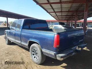 1998 Chevrolet Silverado 1500 with VIN 1GCEC19R3WR107651, listed as a IAAI auction lot 41480606 with 254,848 mi miles and . Bid and sale history available at DreamBid. Image 3.
