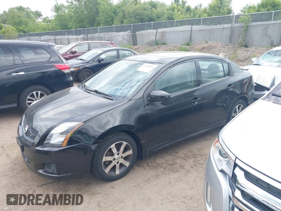 2012 Nissan Sentra S z VIN 3N1AB6AP0CL688850, wystawiony jako IAAI lot #42385859 z przebiegiem 160 182 mil mil oraz . Historia ofert i sprzedaży dostępna na DreamBid. Obrazek 2.
