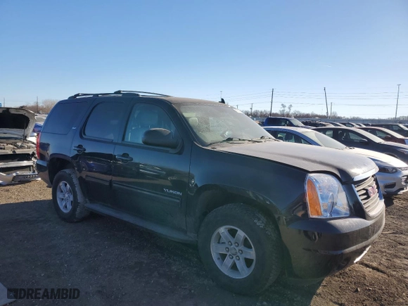 2014 GMC Yukon SLT with VIN 1GKS2CE0XER245053, listed as a Copart auction lot 45747245 with 191,528 mi miles and Salvage Title. Bid and sale history available at carsss.com. Image 4.