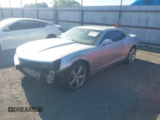2010 Chevrolet Camaro 1LT z VIN 2G1FB1EV1A9167966, wystawiony jako IAAI lot #42014509 z przebiegiem 213 321 mil mil oraz . Historia ofert i sprzedaży dostępna na DreamBid. Obrazek 21.