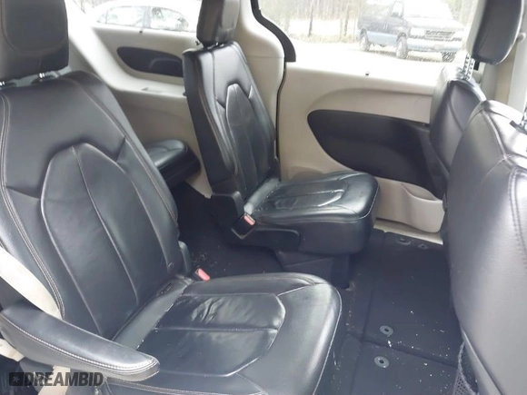 2017 Chrysler Pacifica Touring-L with VIN 2C4RC1BG7HR810077, listed as a IAAI auction lot 41840799 with NaN miles. Bid and sale history available at carsss.com. Image 8.