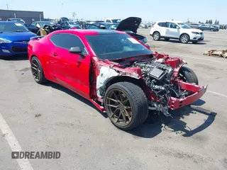 2021 Chevrolet Camaro LT1 с VIN 1G1FE1R73M0108547, выставлен на аукционе IAAI как лот 42149341 с пробегом Не указан миль и . История ставок и продаж доступна на DreamBid. Изображение 1.
