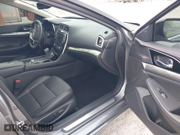 2020 Nissan Maxima SV with VIN 1N4AA6CV8LC381729, listed as a IAAI auction lot 41922243 with 78,766 mi miles. Bid and sale history available at carsss.com. Image 5.