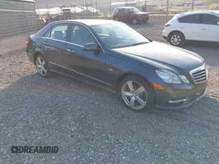 2012 Mercedes-Benz E E 350 Luxury with VIN WDDHF8JBXCA621167, listed as a IAAI auction lot 41952597 with 92,498 mi miles. Bid and sale history available at carsss.com. Image 1.