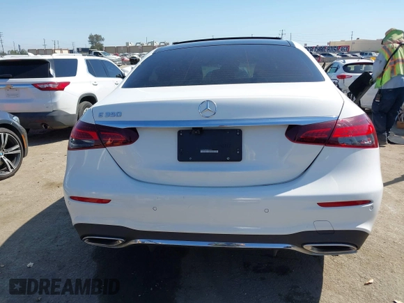 2022 Mercedes-Benz E 350 with VIN W1KZF8DB5NB068876, listed as a IAAI auction lot 41999445 with 31,786 mi miles and . Bid and sale history available at DreamBid. Image 16.