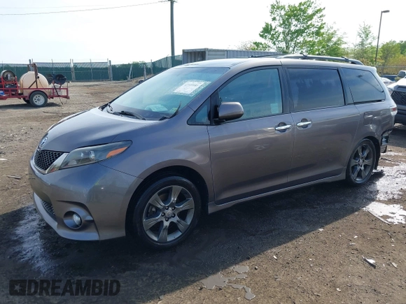 2015 Toyota Sienna SE с VIN 5TDXK3DC5FS640306, выставлен на аукционе IAAI как лот 42109088 с пробегом 162 383 миль миль и . История ставок и продаж доступна на DreamBid. Изображение 18.