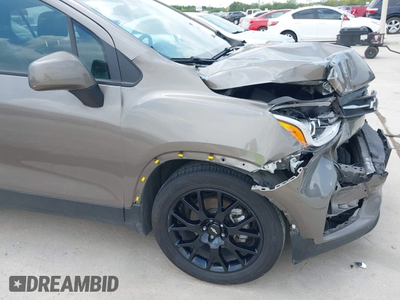 2021 Chevrolet Trax LT with VIN KL7CJLSBXMB359468, listed as a IAAI auction lot 41982149 with 199,685 mi miles and . Bid and sale history available at DreamBid. Image 17.