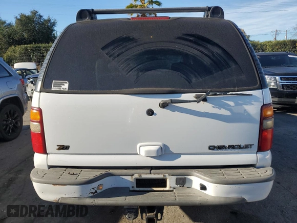 2002 Chevrolet Suburban Z71 with VIN 3GNFK16T52G274926, listed as a Copart auction lot 88449475 with 260,929 mi miles and Salvage Title. Bid and sale history available at carsss.com. Image 6.