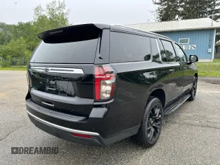 2023 Chevrolet Suburban LT z VIN 1GNSCCKD1PR309197, wystawiony jako Copart lot #62896615 z przebiegiem 184 279 mil mil oraz Czysty tytuł • Clean title. Historia ofert i sprzedaży dostępna na DreamBid. Obrazek 4.
