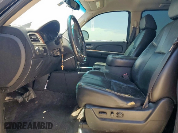 2008 GMC Yukon XL SLT 4SB z VIN 1GKFC16J18J187752, wystawiony jako Copart lot #56797975 z przebiegiem 315 232 mil mil oraz Szkoda całkowita • Salvage title. Historia ofert i sprzedaży dostępna na DreamBid. Obrazek 7.