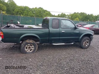 2000 Toyota Tacoma PreRunner with VIN 5TESM92N4YZ695931, listed as a IAAI auction lot 42352013 with 194,454 mi miles and . Bid and sale history available at DreamBid. Image 14.