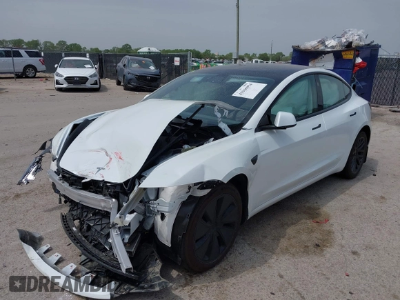 2024 Tesla Model 3 z VIN 5YJ3E1EAXRF853350, wystawiony jako IAAI lot #41946954 z przebiegiem Nie podano mil oraz . Historia ofert i sprzedaży dostępna na DreamBid. Obrazek 2.