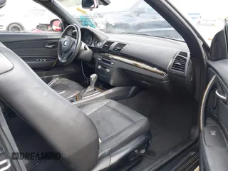 2012 BMW 1 Series 128i с VIN WBAUN1C53CVR00251, выставлен на аукционе IAAI как лот 42164868 с пробегом 96 440 миль миль и . История ставок и продаж доступна на DreamBid. Изображение 5.