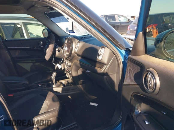 2022 MINI Countryman Oxford Edition with VIN WMZ23BR01N3N71629, listed as a IAAI auction lot 41646413 with 69,049 mi miles and . Bid and sale history available at DreamBid. Image 5.