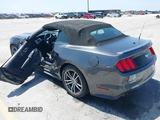 2016 Ford Mustang EcoBoost Premium z VIN 1FATP8UHXG5299412, wystawiony jako IAAI lot #42202822 z przebiegiem 121 693 mil mil oraz . Historia ofert i sprzedaży dostępna na DreamBid. Obrazek 18.