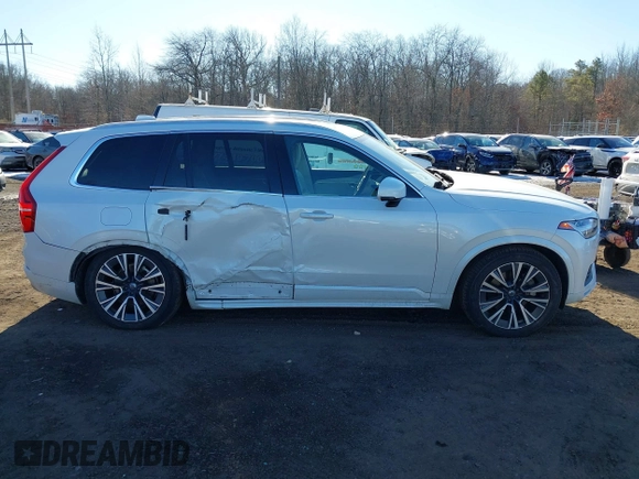 2022 Volvo XC90 Momentum with VIN YV4102PK2N1863761, listed as a IAAI auction lot 41430040 with 29,141 mi miles. Bid and sale history available at carsss.com. Image 13.