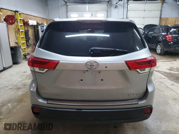 2018 Toyota Highlander SE with VIN 5TDJZRFHXJS846274, listed as a Copart auction lot 58130425 with 123,439 mi miles and Clean title. Bid and sale history available at DreamBid. Image 6.