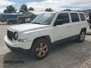 2011 Jeep Patriot Sport z VIN 1J4NT1GB9BD208264, wystawiony jako Copart lot #56684905 z przebiegiem 154 505 mil mil oraz Tytuł czysty. Historia ofert i sprzedaży dostępna na DreamBid. Obrazek 1.