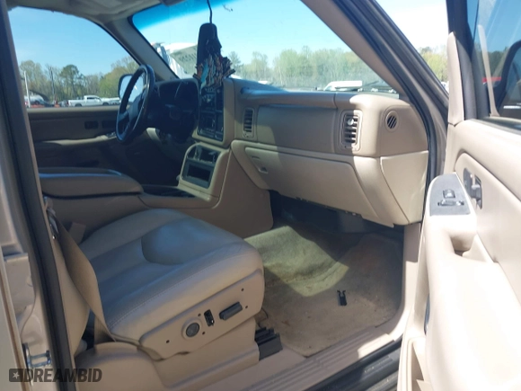 2004 Chevrolet Tahoe LT with VIN 1GNEC13Z34J304556, listed as a IAAI auction lot 41911229 with 275,494 mi miles. Bid and sale history available at carsss.com. Image 5.