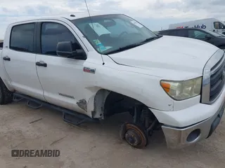 2012 Toyota Tundra 4WD Truck with VIN 5TFDW5F19CX250264, listed as a IAAI auction lot 40190175 with 267,549 mi miles. Bid and sale history available at carsss.com. Image 6.