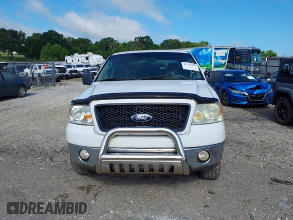 2006 Ford F-150 XLT z VIN 1FTPW14V66KD69645, wystawiony jako IAAI lot #42537636 z przebiegiem 237 535 mil mil oraz . Historia ofert i sprzedaży dostępna na DreamBid. Obrazek 12.