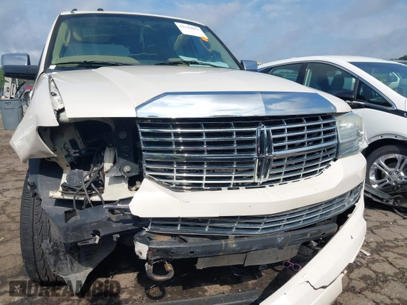 2008 Lincoln Navigator with VIN 5LMFU28548LJ07615, listed as a IAAI auction lot 42144851 with 348,378 mi miles and . Bid and sale history available at DreamBid. Image 11.