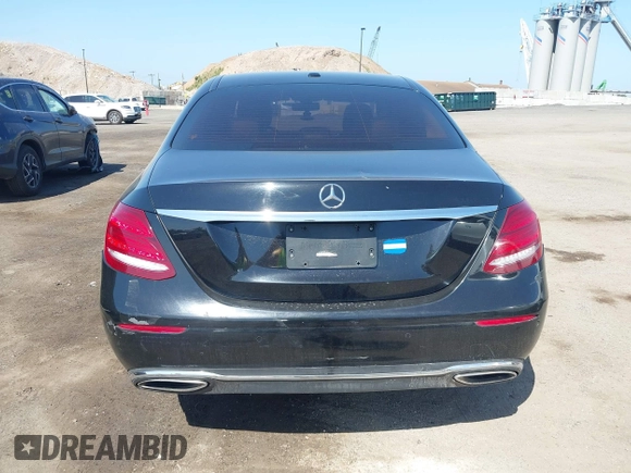 2017 Mercedes-Benz E 300 Luxury с VIN WDDZF4KB5HA181216, выставлен на аукционе IAAI как лот 42576943 с пробегом 105 576 миль миль и . История ставок и продаж доступна на DreamBid. Изображение 16.