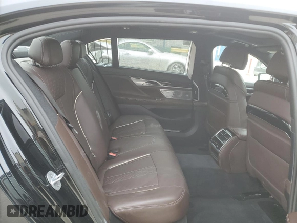 2018 BMW 7 Series ALPINA B7 xDrive with VIN WBA7F2C5XJG423853, listed as a Copart auction lot 88920175 with 124,652 mi miles and Salvage Title. Bid and sale history available at carsss.com. Image 10.