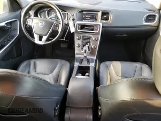2015 Volvo V60 z VIN YV1612SD6F1213017, wystawiony jako Copart lot #78162364 z przebiegiem 140 942 mil mil oraz Szkoda całkowita • Salvage title. Historia ofert i sprzedaży dostępna na DreamBid. Obrazek 8.
