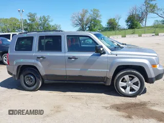2016 Jeep Patriot Latitude with VIN 1C4NJPFA1GD612920, listed as a IAAI auction lot 42274901 with 187,559 mi miles and . Bid and sale history available at DreamBid. Image 14.