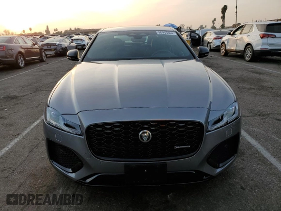 2024 Jaguar XF R-Dynamic SE with VIN SAJBL4GX9RCY93597, listed as a Copart auction lot 86955364 with 3,076 mi miles and Salvage Title. Bid and sale history available at carsss.com. Image 5.