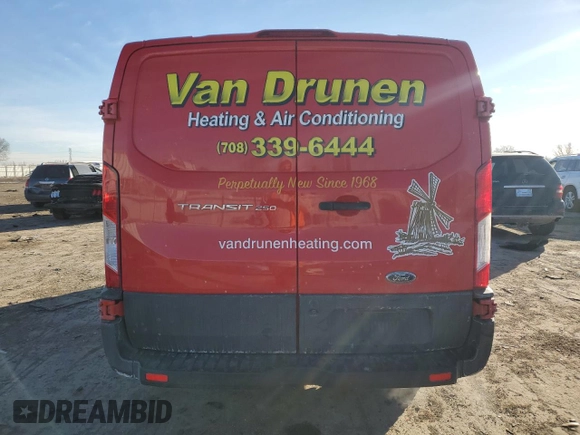 2017 Ford Transit z VIN 1FTYR1YM9HKA34671, wystawiony jako Copart lot #42172775 z przebiegiem 121 068 mil mil oraz Szkoda całkowita • Salvage title. Historia ofert i sprzedaży dostępna na DreamBid. Obrazek 6.