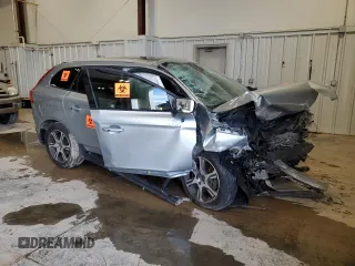 2011 Volvo XC60 3.0T с VIN YV4902DZ4B2154047, выставлен на аукционе Copart как лот 48101785 с пробегом Не указан миль и На запчасти • Non repairable. История ставок и продаж доступна на DreamBid. Изображение 4.