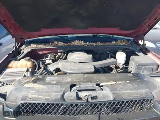 2004 Chevrolet Avalanche with VIN 3GNEC12T94G262585, listed as a IAAI auction lot 41994258 with 174,707 mi miles. Bid and sale history available at carsss.com. Image 10.