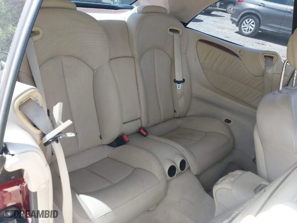 2008 Mercedes-Benz CLK-Class 5.5L with VIN WDBTK72F48T099058, listed as a IAAI auction lot 42039321 with 83,328 mi miles. Bid and sale history available at carsss.com. Image 8.