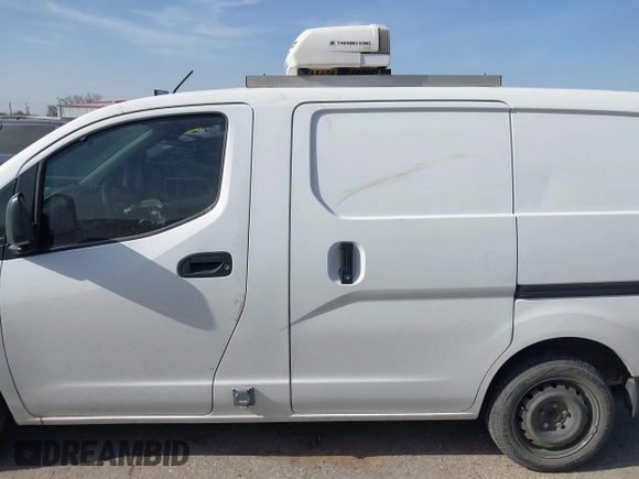 2015 Nissan NV200 SV with VIN 3N6CM0KN1FK700005, listed as a IAAI auction lot 41833099 with Not Provided miles. Bid and sale history available at carsss.com. Image 14.