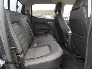 2018 GMC Canyon z VIN 1GTP6CE1XJ1173875, wystawiony jako Copart lot #47258005 z przebiegiem 104 076 mil mil oraz Szkoda całkowita • Salvage title. Historia ofert i sprzedaży dostępna na DreamBid. Obrazek 10.