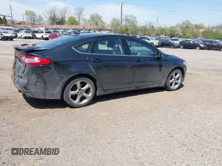 2015 Ford Fusion SE with VIN 3FA6P0H77FR221343, listed as a IAAI auction lot 42076089 with 136,812 mi miles. Bid and sale history available at carsss.com. Image 4.