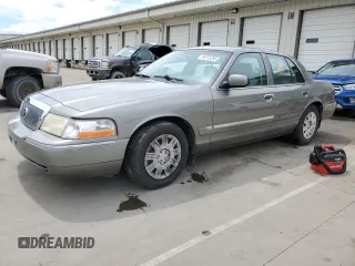 2004 Mercury Grand Marquis GS z VIN 2MEFM74W34X649626, wystawiony jako Copart lot #56375265 z przebiegiem 178 236 mil mil oraz Szkoda całkowita • Salvage title. Historia ofert i sprzedaży dostępna na DreamBid. Obrazek 1.