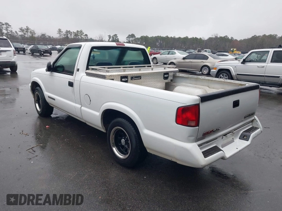 1997 GMC Sonoma SLS with VIN 1GTCS14X9V8506598, listed as a IAAI auction lot 41540477 with 205,481 mi miles. Bid and sale history available at carsss.com. Image 3.