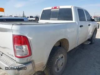 2022 Ram 2500 Tradesman с VIN 3C6UR5CL1NG322828, выставлен на аукционе IAAI как лот 41558823 с пробегом 142 287 миль миль и . История ставок и продаж доступна на DreamBid. Изображение 4.