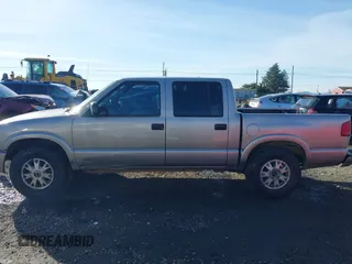 2004 GMC Sonoma SLS with VIN 1GTDT13X94K114290, listed as a IAAI auction lot 41361441 with 1 mi miles. Bid and sale history available at carsss.com. Image 13.