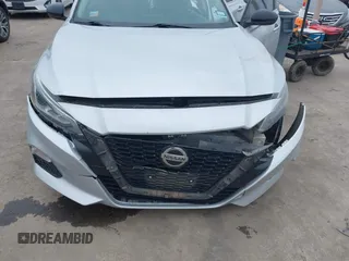 2020 Nissan Altima 2.5 SR with VIN 1N4BL4CV7LC203443, listed as a IAAI auction lot 41609125 with 78,195 mi miles. Bid and sale history available at carsss.com. Image 6.